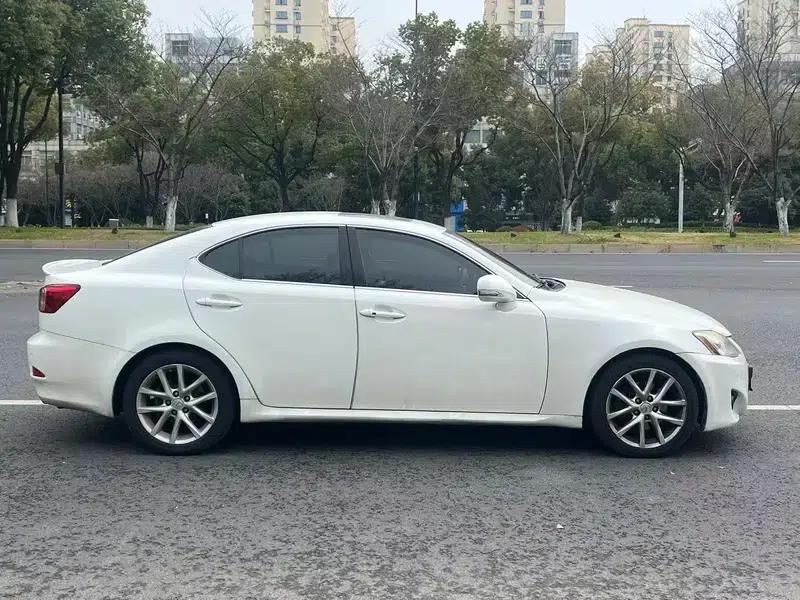 Lexus IS 2011 250 Sport Edition — миниатюра 8