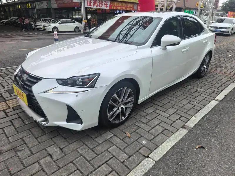 Lexus IS 2017 300 Leading Edition — миниатюра 1