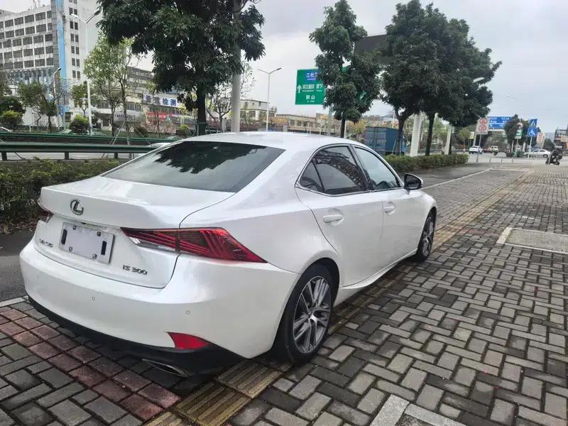 Lexus IS 2017 300 Leading Edition — миниатюра 6