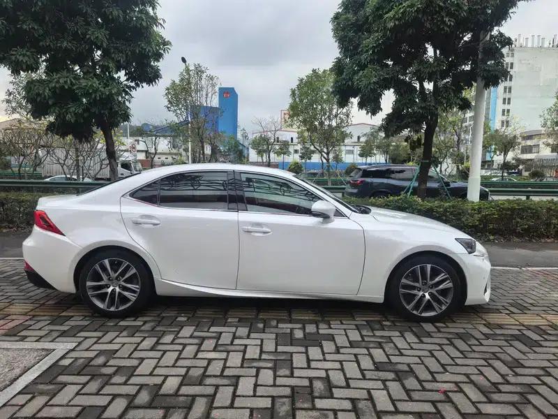 Lexus IS 2017 300 Leading Edition — миниатюра 7