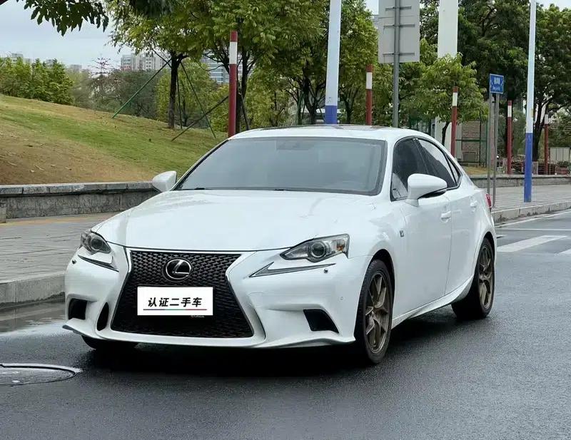Lexus IS 2015 200t F SPORT — миниатюра 1