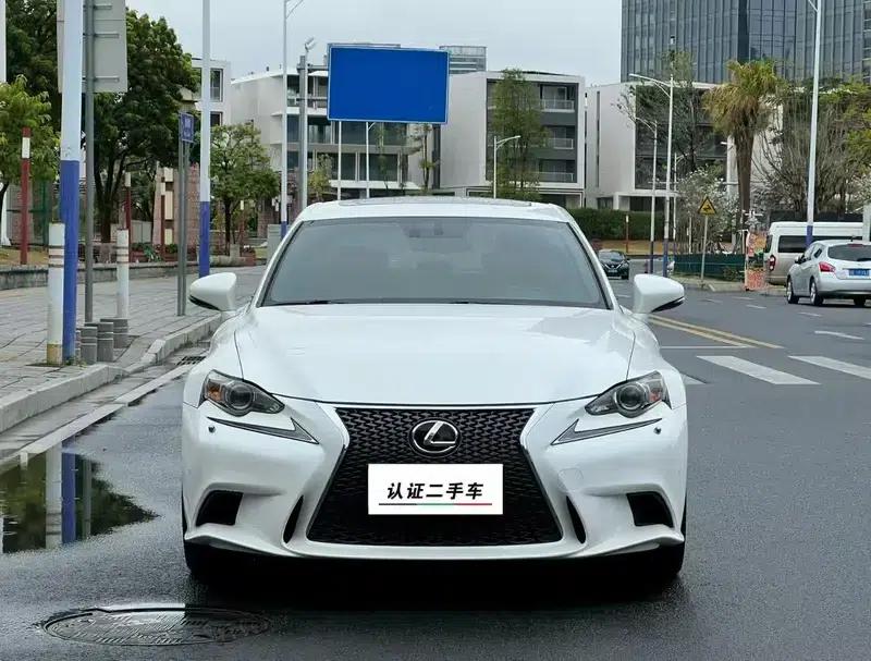 Lexus IS 2015 200t F SPORT — миниатюра 2
