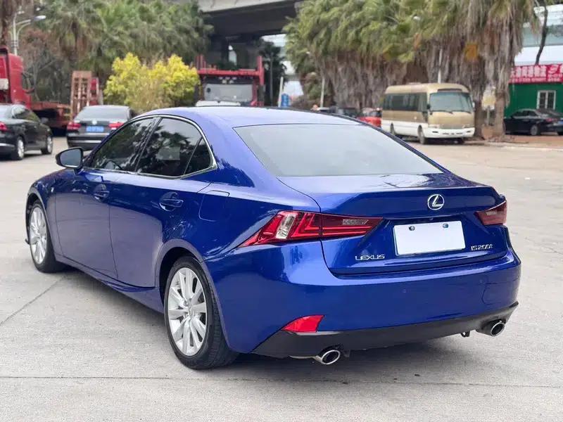 Lexus IS 2015 200t F SPORT — миниатюра 4
