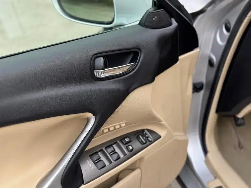 Lexus IS 2007 300 Dynamic Special Edition — миниатюра 18