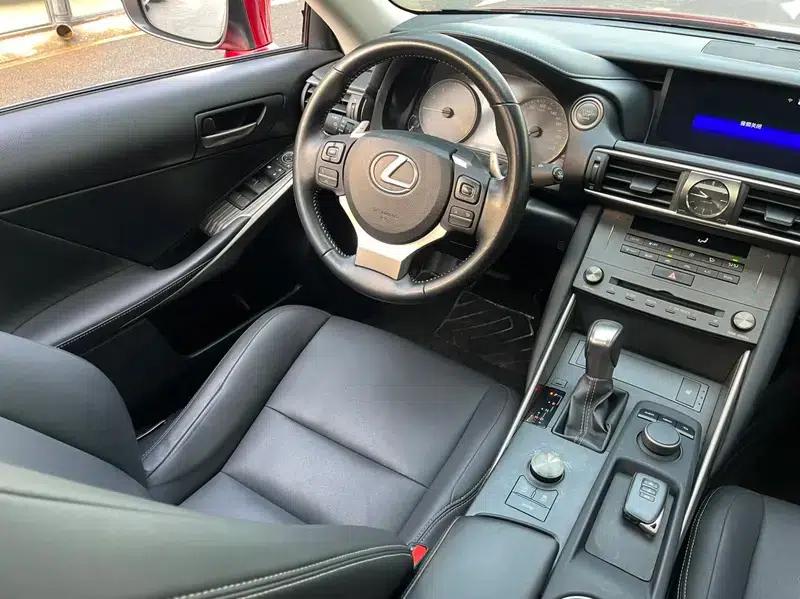 Lexus IS 2017 300 Sport Edition — миниатюра 13