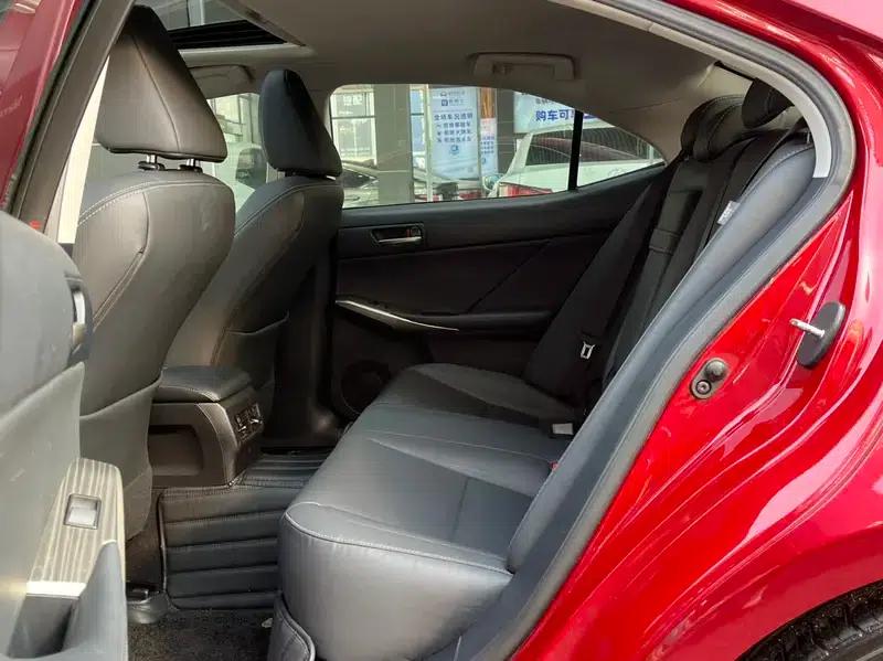 Lexus IS 2017 300 Sport Edition — миниатюра 16
