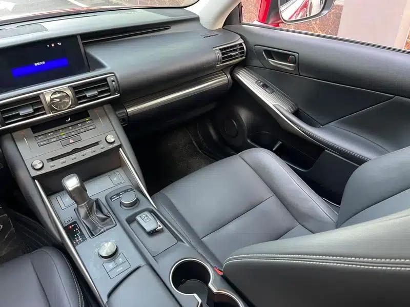 Lexus IS 2017 300 Sport Edition — миниатюра 9