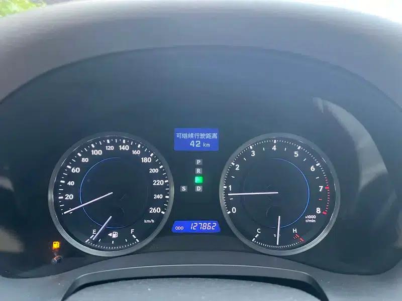 Lexus IS 2011 250 Sport Edition — миниатюра 9