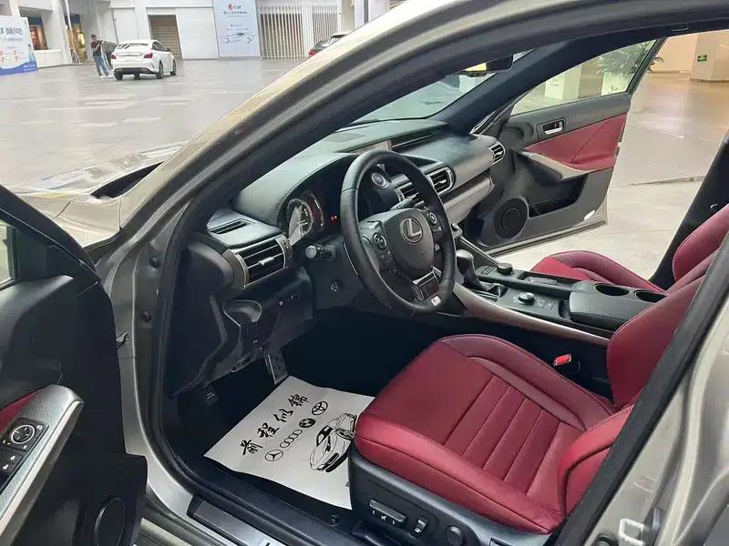 Lexus IS 2015 200t F SPORT — миниатюра 8