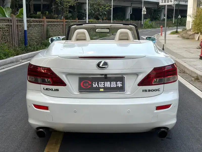Lexus IS 2009 300C — миниатюра 5