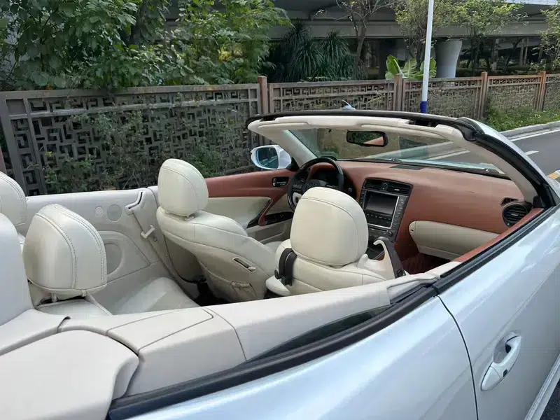Lexus IS 2009 300C — миниатюра 7