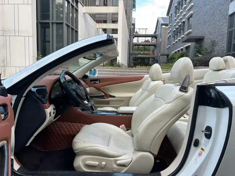 Lexus IS 2009 300C — миниатюра 8