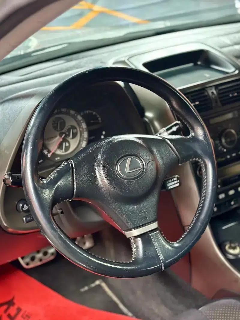 Lexus IS 2002 2.0L Automatic Rear-Wheel Drive 5-Seater (Parallel Import) — миниатюра 11