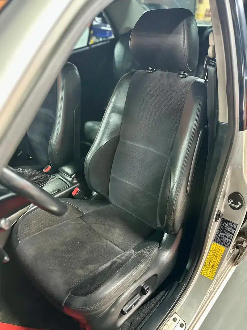 Lexus IS 2002 2.0L Automatic Rear-Wheel Drive 5-Seater (Parallel Import) — миниатюра 13