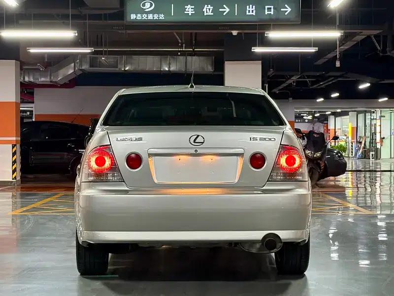 Lexus IS 2002 2.0L Automatic Rear-Wheel Drive 5-Seater (Parallel Import) — миниатюра 5