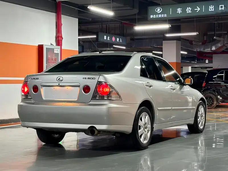 Lexus IS 2002 2.0L Automatic Rear-Wheel Drive 5-Seater (Parallel Import) — миниатюра 6