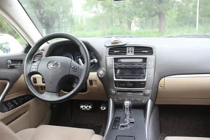 Lexus IS 2011 250 Sport Edition — миниатюра 13