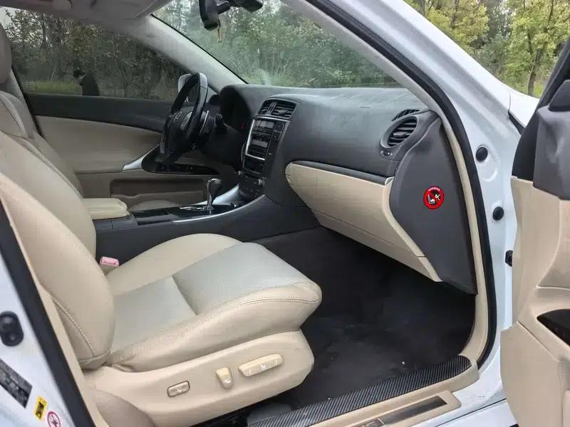 Lexus IS 2011 250 Sport Edition — миниатюра 12