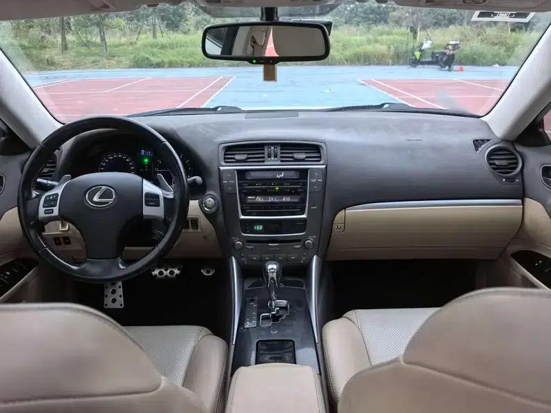 Lexus IS 2011 250 Sport Edition — миниатюра 13