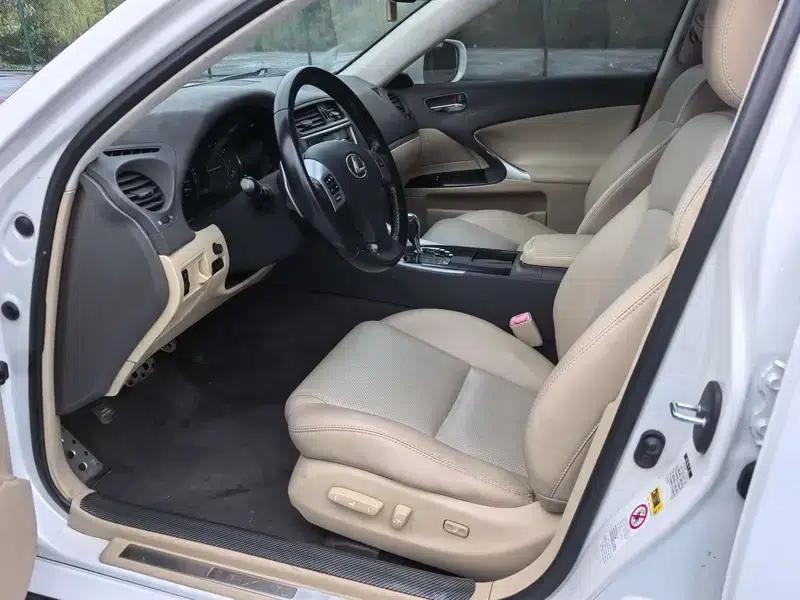Lexus IS 2011 250 Sport Edition — миниатюра 18