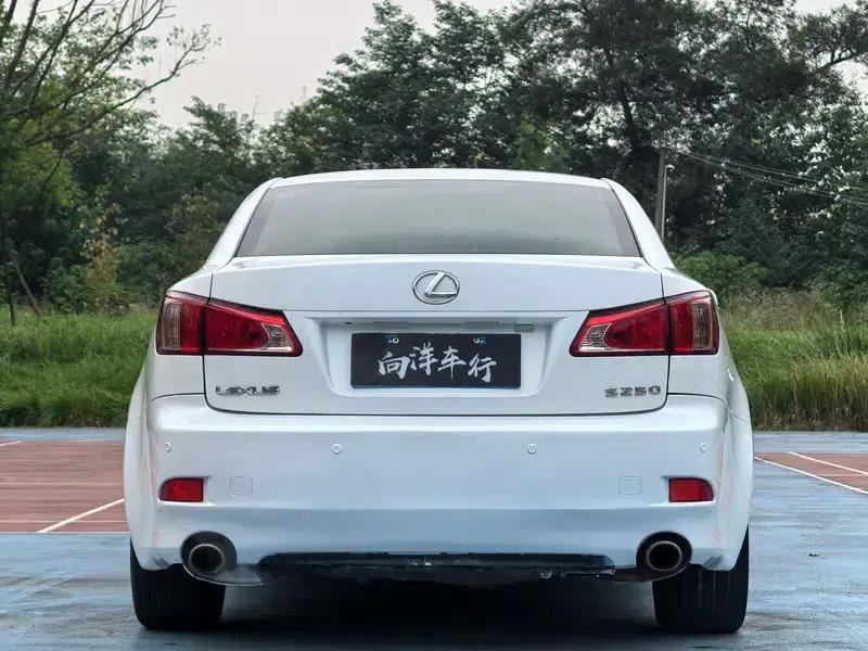 Lexus IS 2011 250 Sport Edition — миниатюра 6