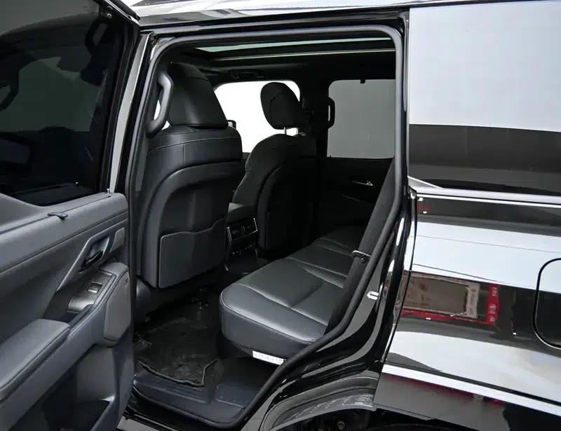 Lexus GX 2024 550h Lingfeng Edition — миниатюра 18