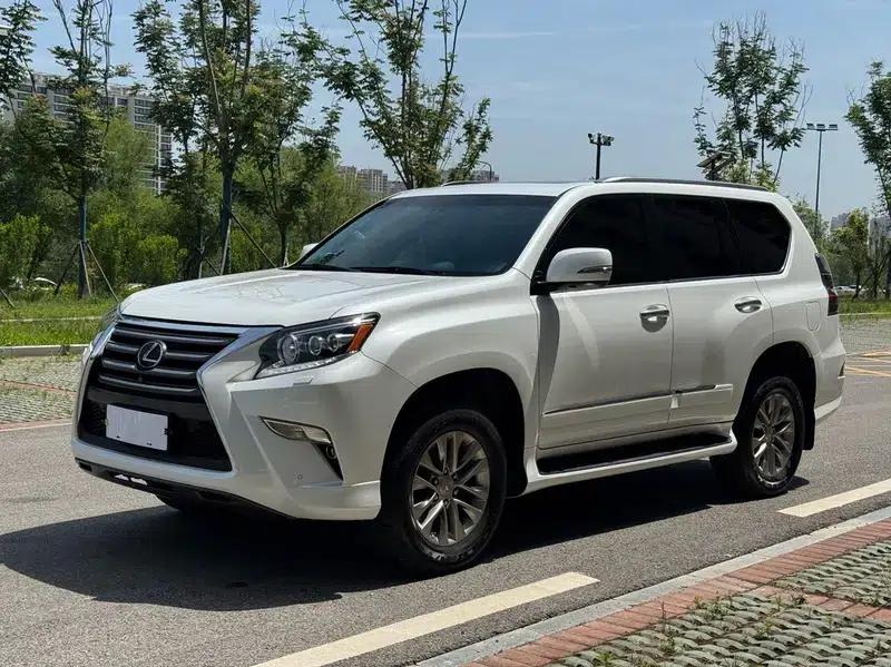 2015 Lexus GX 400 Luxury Edition — миниатюра 1