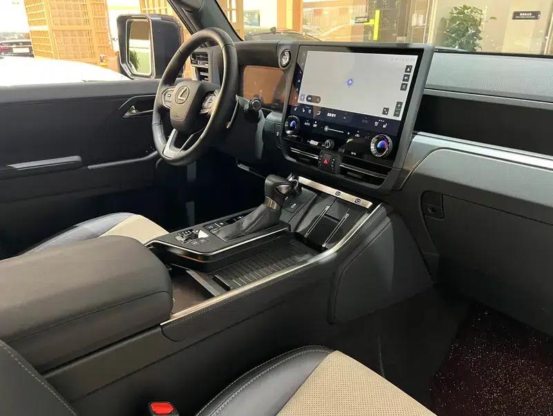 Lexus GX 2024 550h Overtrail Peak Edition — миниатюра 12