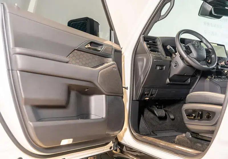 2024 Lexus GX 3.4T Automatic AWD 7-Seater (Parallel Import) — миниатюра 21