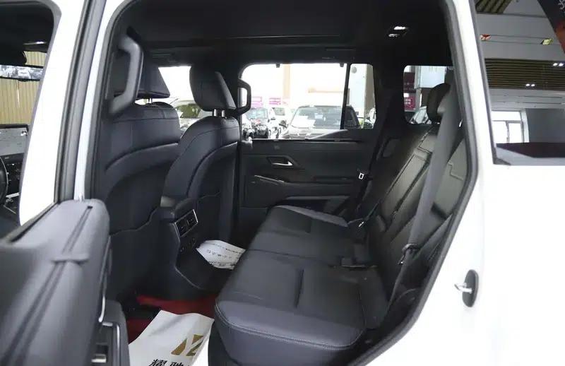 Lexus GX 2024 550h Lingfeng Edition — миниатюра 18
