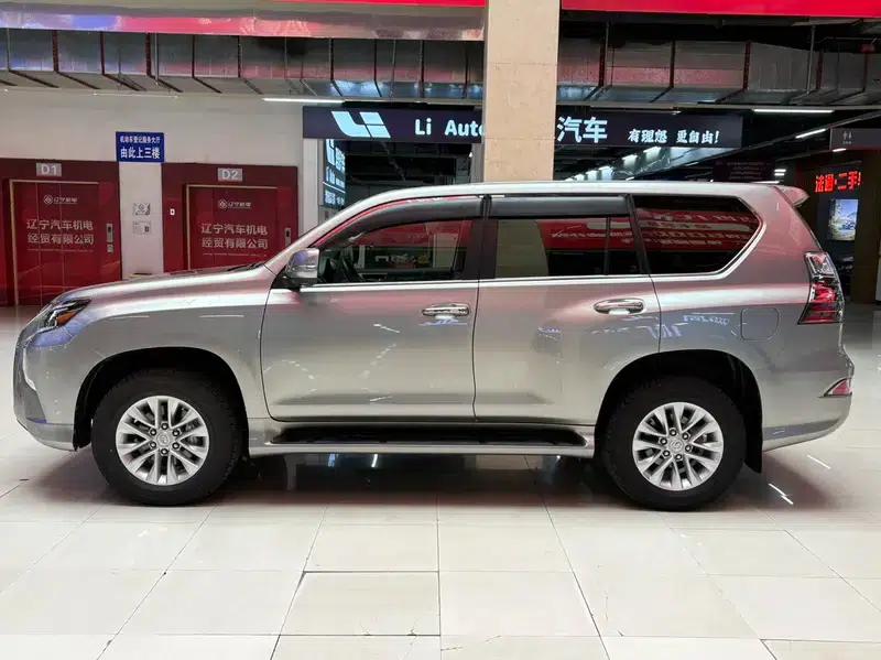 2019 Lexus GX 460 (Middle East version) — миниатюра 3