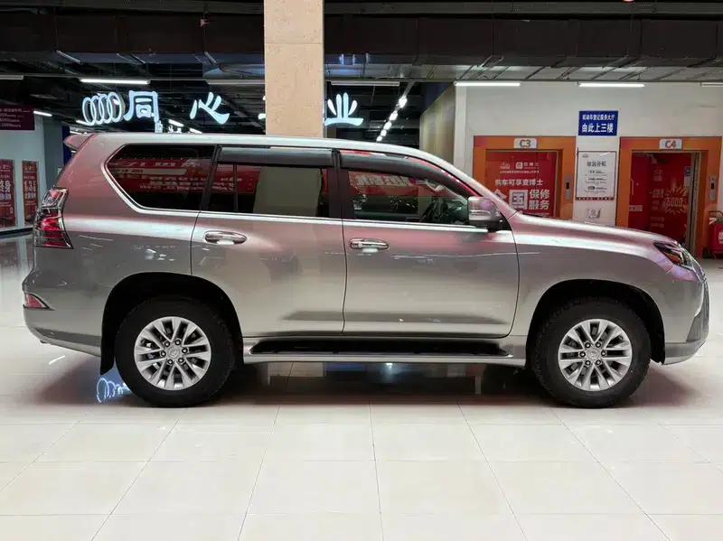 2019 Lexus GX 460 (Middle East version) — миниатюра 6