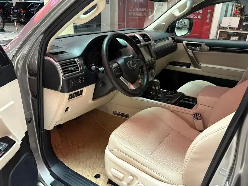 2019 Lexus GX 460 (Middle East version) — миниатюра 10