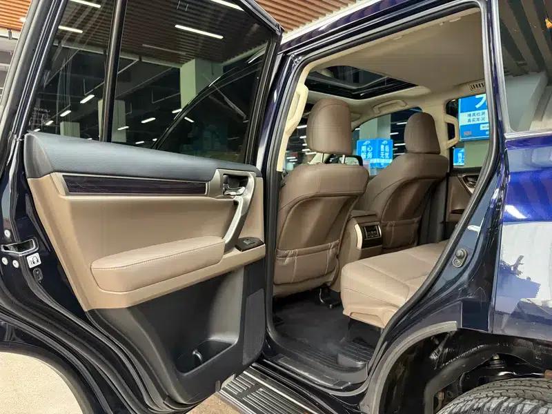 2019 Lexus GX 460 (Middle East version) — миниатюра 17
