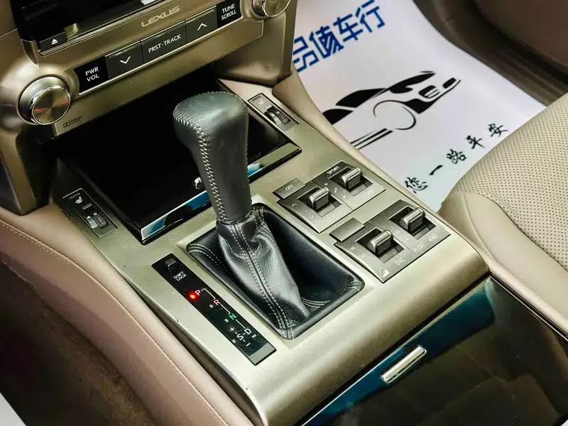 2019 Lexus GX 460 (Middle East version) — миниатюра 12