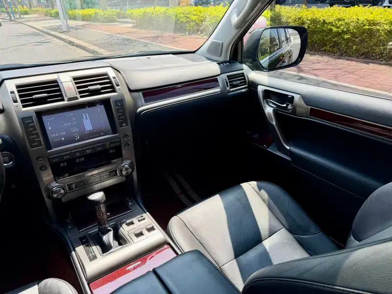 2019 Lexus GX 460 (Middle East version) — миниатюра 14