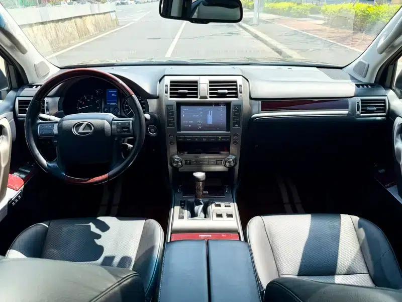 2019 Lexus GX 460 (Middle East version) — миниатюра 16