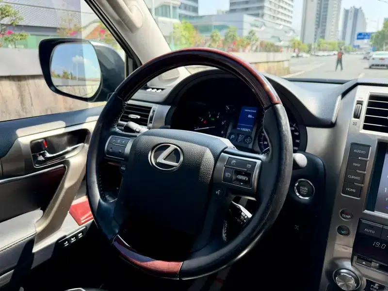 2019 Lexus GX 460 (Middle East version) — миниатюра 19