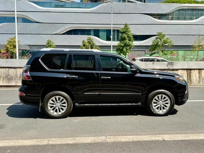 2019 Lexus GX 460 (Middle East version) — миниатюра 8