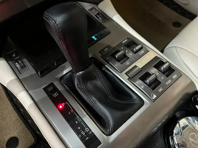 2019 Lexus GX 460 (Middle East version) — миниатюра 13