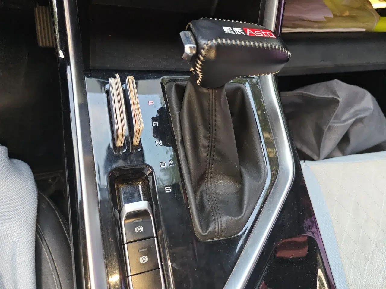 Wuling Asta 2021 1.5T CVT Starlight Edition — миниатюра 14