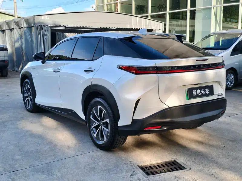 Lexus RZ 2023 450e DIRECT4 Luxury Edition — миниатюра 4