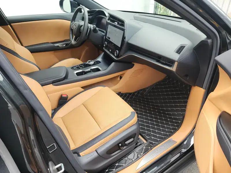 Lexus RZ 2023 450e DIRECT4 Luxury Edition — миниатюра 11