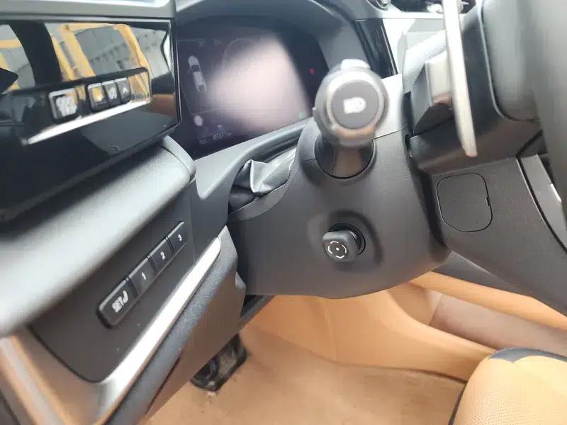 Lexus RZ 2023 450e DIRECT4 Luxury Edition — миниатюра 17
