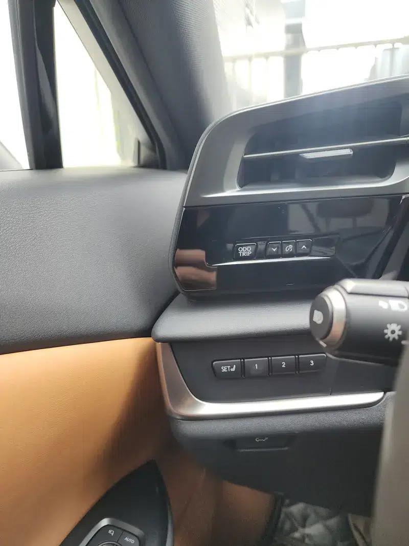 Lexus RZ 2023 450e DIRECT4 Luxury Edition — миниатюра 10