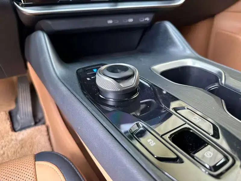 Lexus RZ 2023 450e DIRECT4 Luxury Edition — миниатюра 19