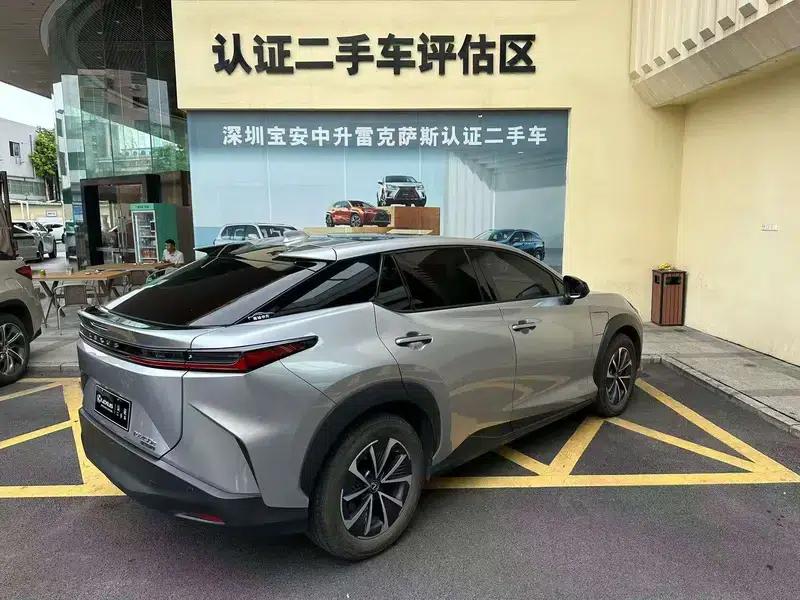 Lexus RZ 2023 450e DIRECT4 Luxury Edition — миниатюра 5