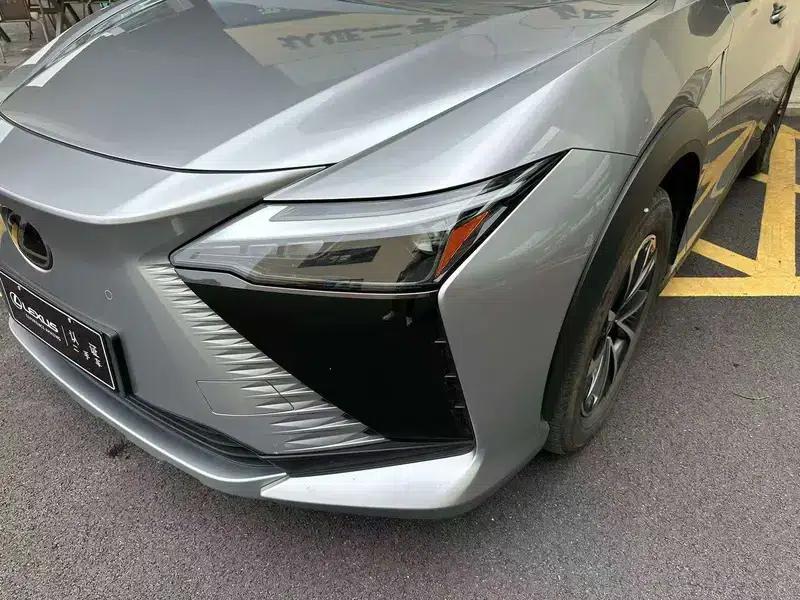 Lexus RZ 2023 450e DIRECT4 Luxury Edition — миниатюра 8
