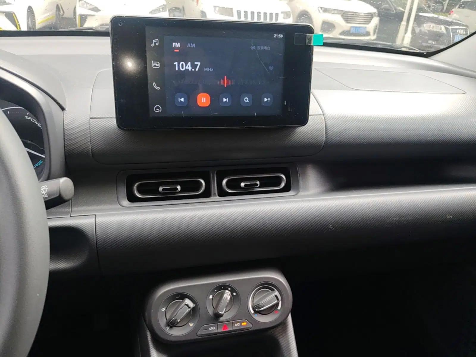 Wuling Hongguang New Energy 2024 All-Electric Model 300KM Standard Version — миниатюра 15