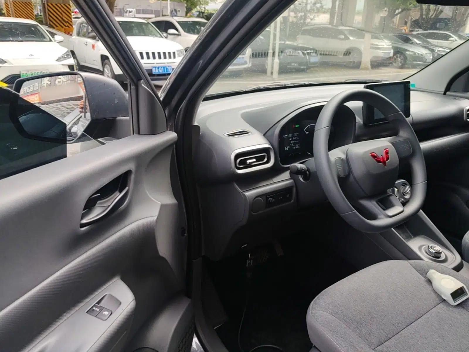 Wuling Hongguang New Energy 2024 All-Electric Model 300KM Standard Version — миниатюра 18